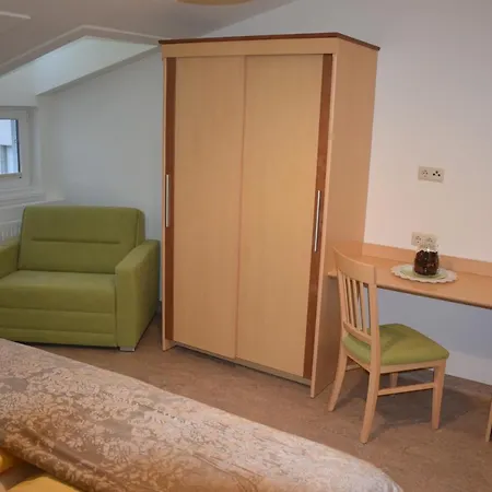 게스트하우스 Atrium Gaestezimmer Und Restaurant -