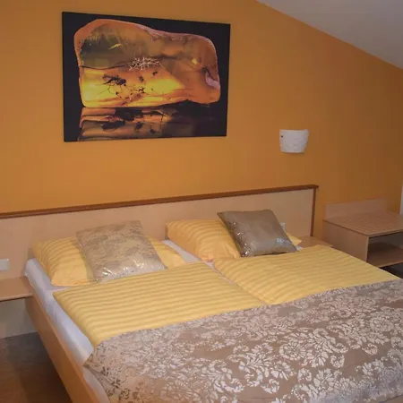 Atrium Gaestezimmer Und Restaurant - 3*